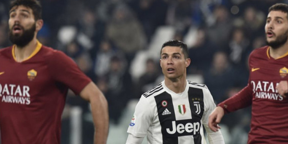 Kenapa Sih Ronaldo Pernah 'Jijik' Tukar Jersey dengan Pemain Roma? thumbnail